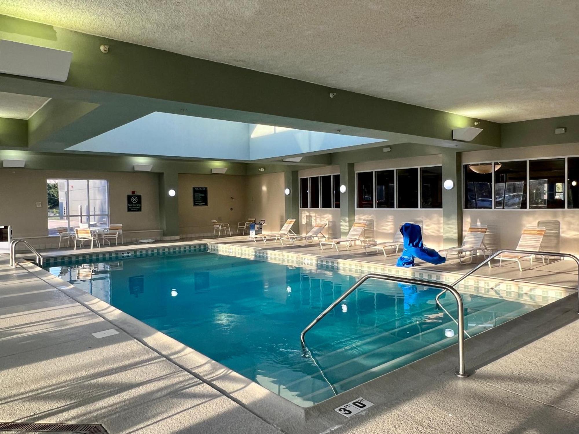 Отель La Quinta By Wyndham Bannockburn-Deerfield Экстерьер фото
