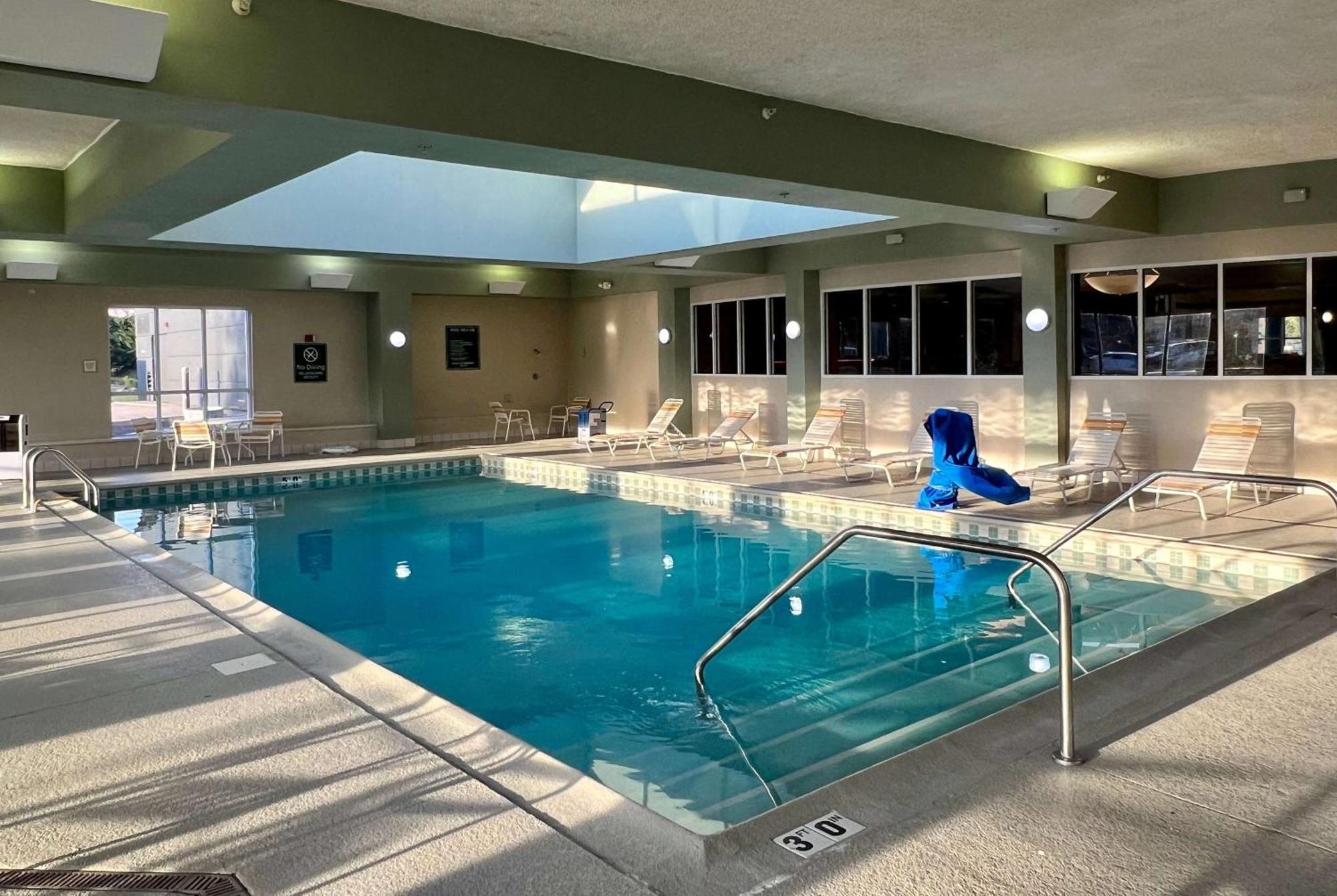 Отель La Quinta By Wyndham Bannockburn-Deerfield Экстерьер фото
